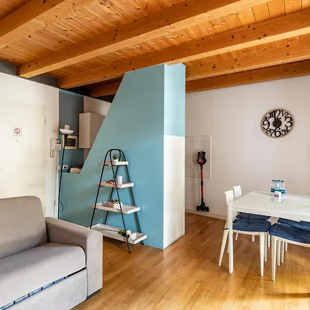 Guesthost - Piazza Mazzini Bright Daire *