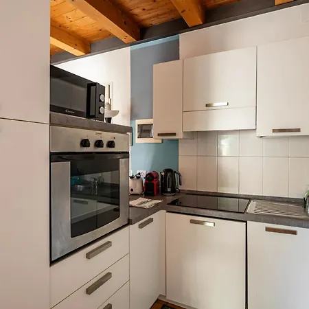 Guesthost - Piazza Mazzini Bright * Padova