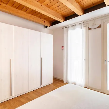 Guesthost - Piazza Mazzini Bright