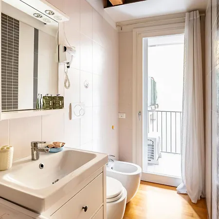 Appartement Guesthost - Piazza Mazzini Bright *