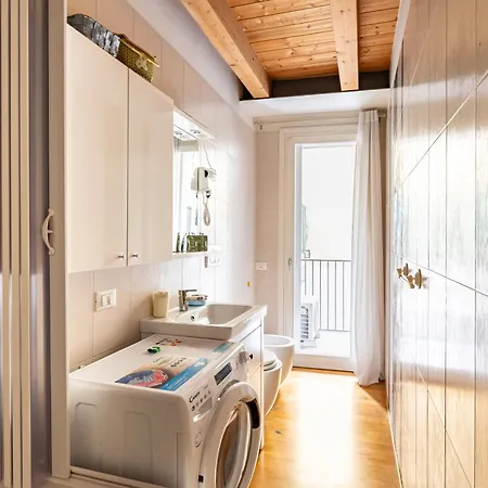 Guesthost - Piazza Mazzini Bright Appartement *