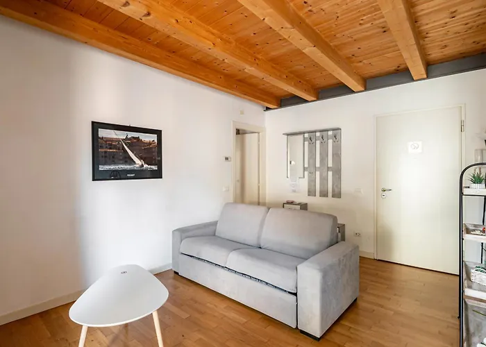 Apartmán Guesthost - Piazza Mazzini Bright *