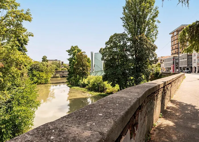 Guesthost - Piazza Mazzini Bright Apartamento